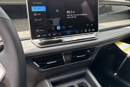 Volkswagen Tiguan SE R-Line Black FWD 2026 — side view