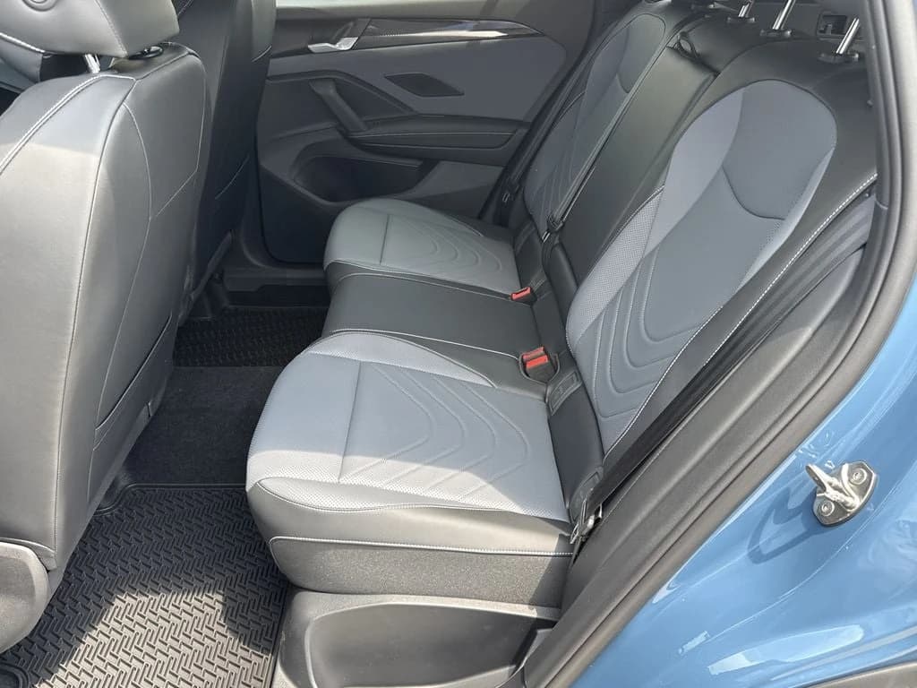 Volkswagen Tiguan SE R-Line Black FWD 2026 — side view