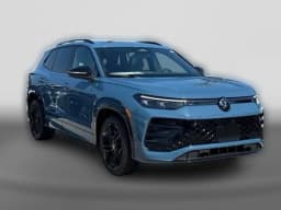 Volkswagen Tiguan SE R-Line Black 2.0T FWD 2026 — side view