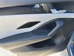 Volkswagen Tiguan SE R-Line Black 2.0T FWD 2026 — side view