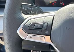 Volkswagen Tiguan SE R-Line Black 2.0T FWD 2026 — side view