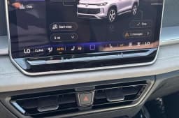Volkswagen Tiguan SE R-Line Black 2.0T FWD 2026 — side view