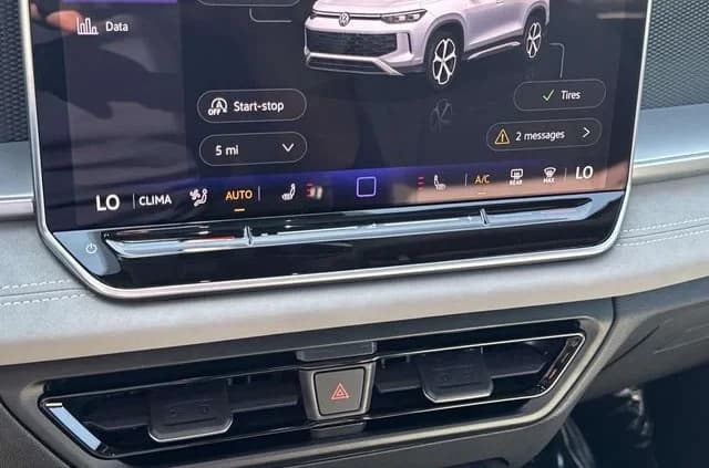 Volkswagen Tiguan SE R-Line Black 2.0T FWD 2026 — side view
