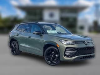 Volkswagen Tiguan SE R-Line Black 2.0T FWD