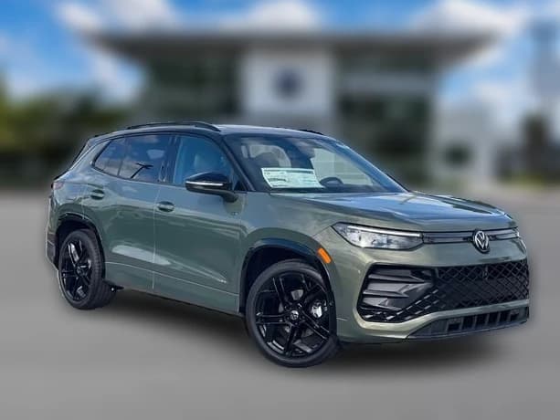 Volkswagen Tiguan SE R-Line Black 2.0T FWD 2026 — side view
