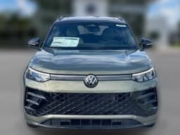 Volkswagen Tiguan SE R-Line Black 2.0T FWD 2026 — side view