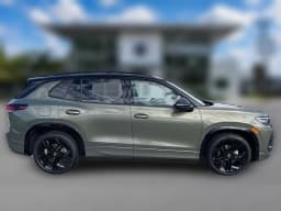 Volkswagen Tiguan SE R-Line Black 2.0T FWD 2026 — side view