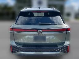 Volkswagen Tiguan SE R-Line Black 2.0T FWD 2026 — side view