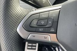 Volkswagen Tiguan SE R-Line Black 2.0T FWD 2026 — side view