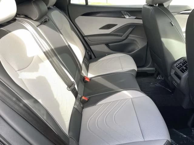 Volkswagen Tiguan SE R-Line Black 2.0T FWD 2026 — side view