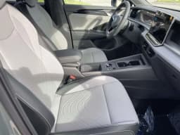 Volkswagen Tiguan SE R-Line Black 2.0T FWD 2026 — side view