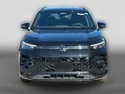 Volkswagen Tiguan SE R-Line Black FWD 2026 — side view
