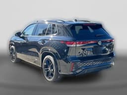 Volkswagen Tiguan SE R-Line Black FWD 2026 — side view