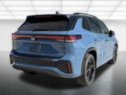 Volkswagen Tiguan SE R-Line Black 2.0T FWD 2026 — side view