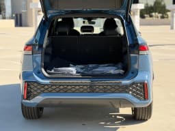 Volkswagen Tiguan SE R-Line Black 2.0T FWD 2026 — side view