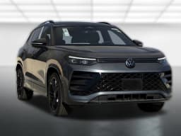 Volkswagen Tiguan SE R-Line Black FWD 2026 — side view