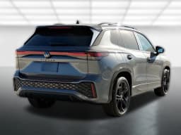 Volkswagen Tiguan SE R-Line Black FWD 2026 — side view