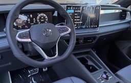 Volkswagen Tiguan SE R-Line Black FWD 2026 — side view