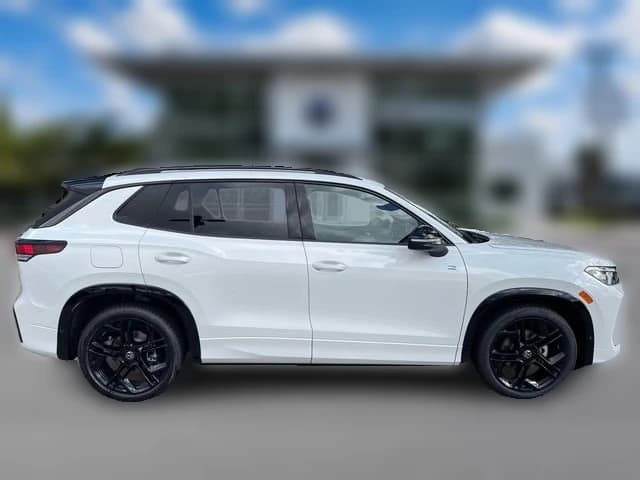 Volkswagen Tiguan SE R-Line Black FWD 2026 — side view