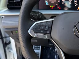 Volkswagen Tiguan SE R-Line Black FWD 2026 — side view