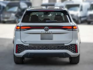 Volkswagen Tiguan SE R-Line Black FWD