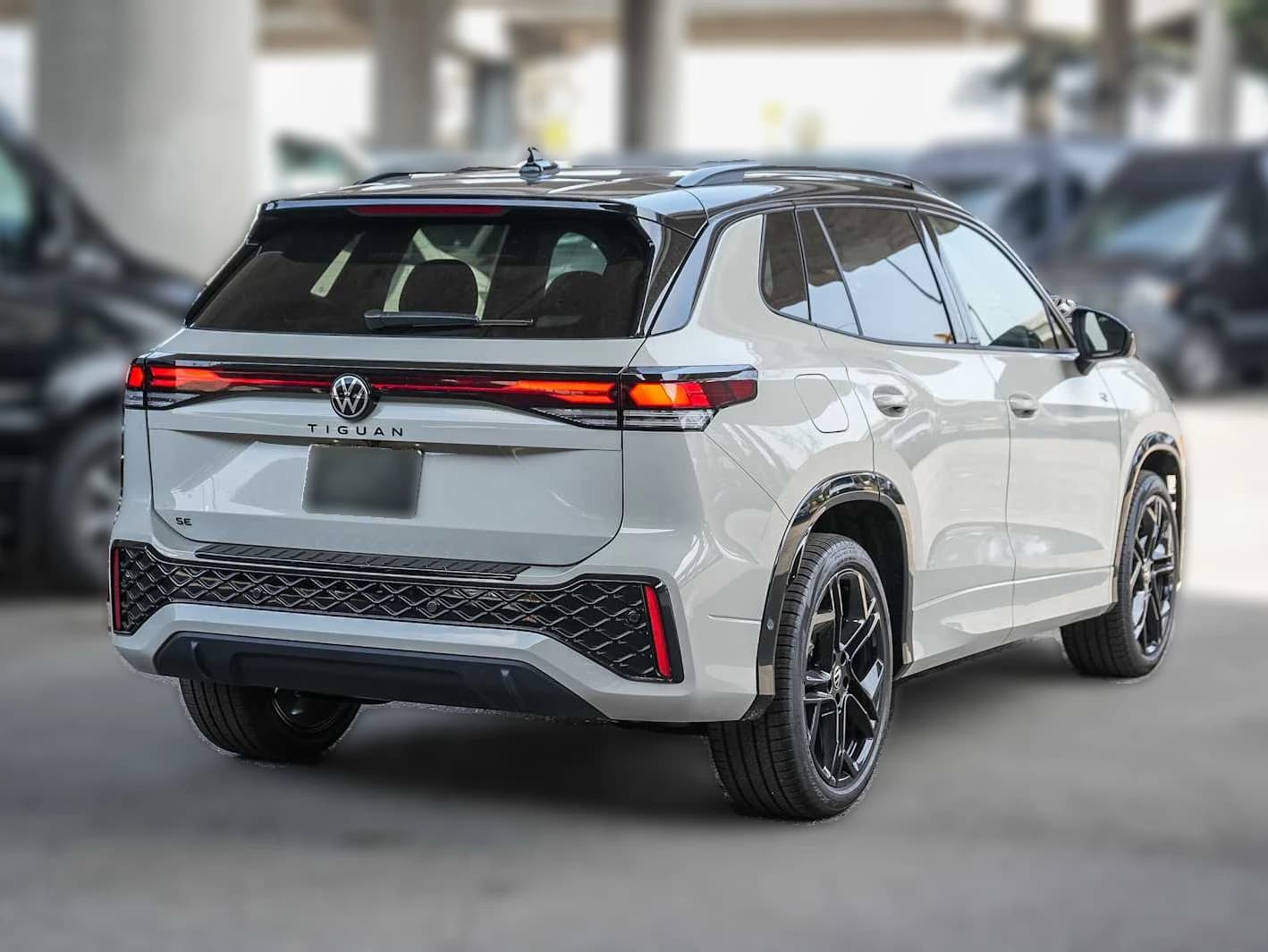 Volkswagen Tiguan SE R-Line Black FWD 2026 — side view
