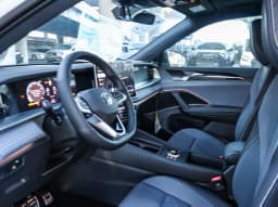 Volkswagen Tiguan SE R-Line Black 2.0T FWD 2026 — side view