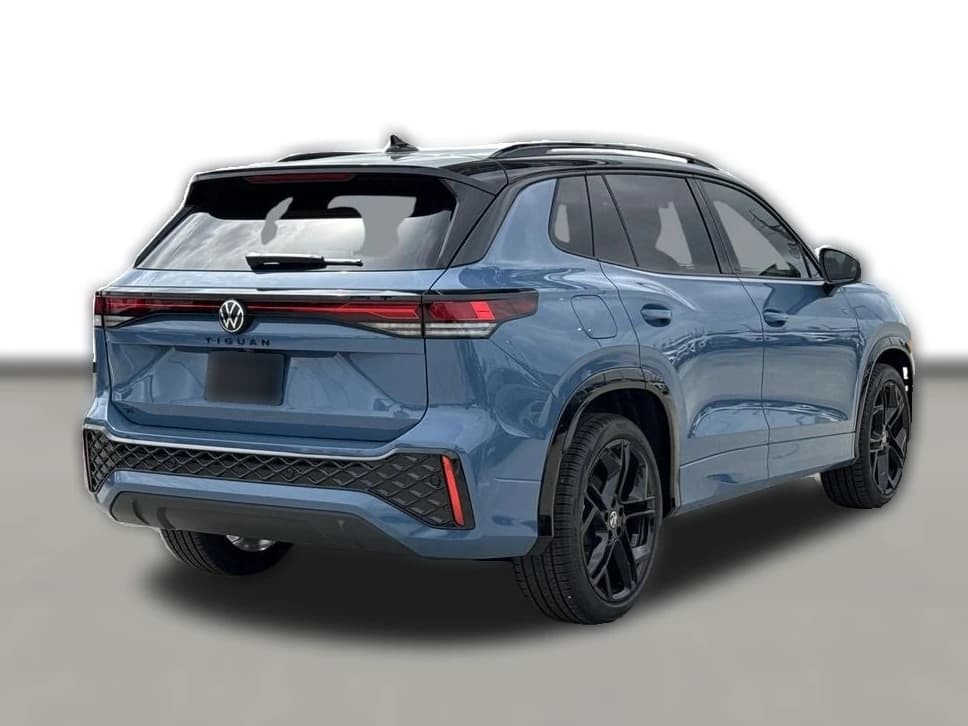Volkswagen Tiguan SE R-Line Black FWD 2026 — side view