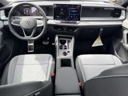 Volkswagen Tiguan SE R-Line Black FWD 2026 — side view