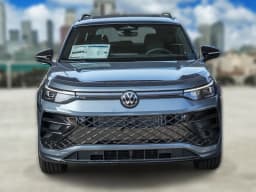 Volkswagen Tiguan SE R-Line Black FWD 2026 — side view