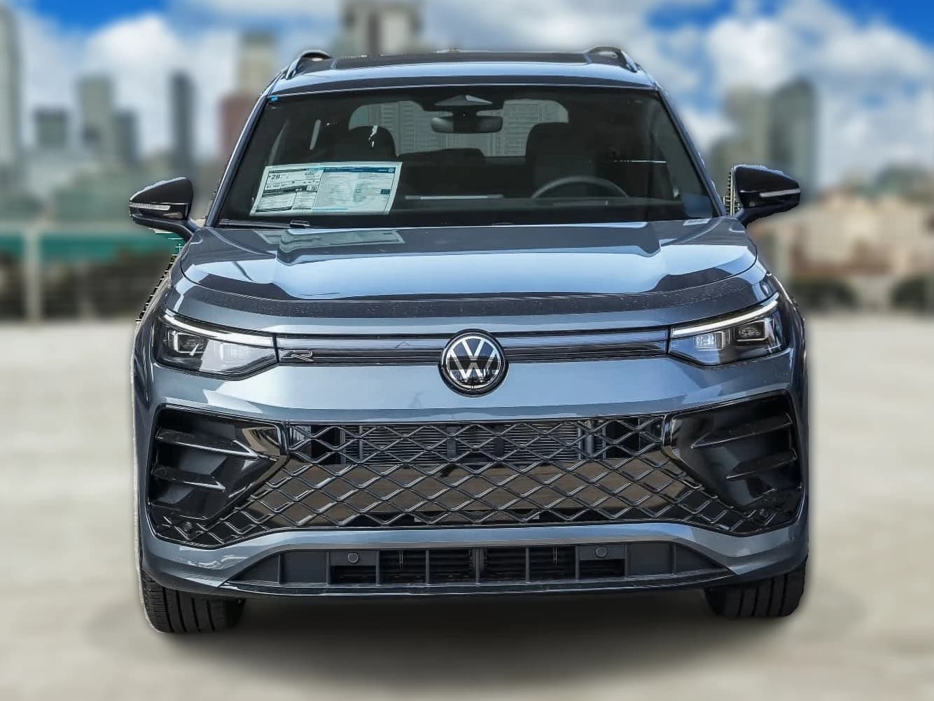 Volkswagen Tiguan SE R-Line Black FWD 2026 — side view