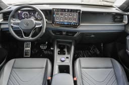 Volkswagen Tiguan SE R-Line Black FWD 2026 — side view