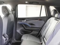 Volkswagen Tiguan SE R-Line Black FWD 2026 — side view