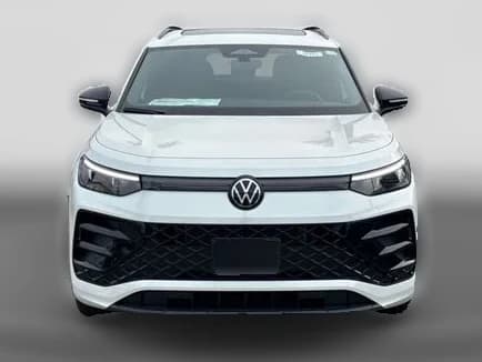 Volkswagen Tiguan SE R-Line Black FWD 2026 — side view