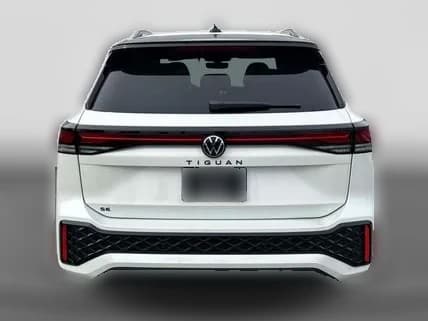 Volkswagen Tiguan SE R-Line Black FWD 2026 — side view
