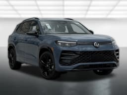 Volkswagen Tiguan SE R-Line Black FWD 2026 — side view