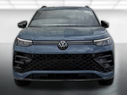 Volkswagen Tiguan SE R-Line Black FWD 2026 — side view