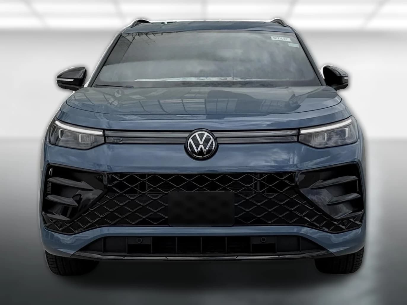 Volkswagen Tiguan SE R-Line Black FWD 2026 — side view