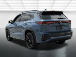 Volkswagen Tiguan SE R-Line Black FWD 2026 — side view