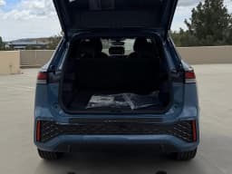 Volkswagen Tiguan SE R-Line Black FWD 2026 — side view