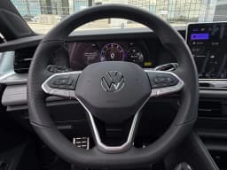 Volkswagen Tiguan SE R-Line Black FWD 2026 — side view