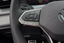 Volkswagen Tiguan SE R-Line Black FWD 2026 — side view