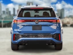 Volkswagen Tiguan SE R-Line Black FWD 2026 — side view