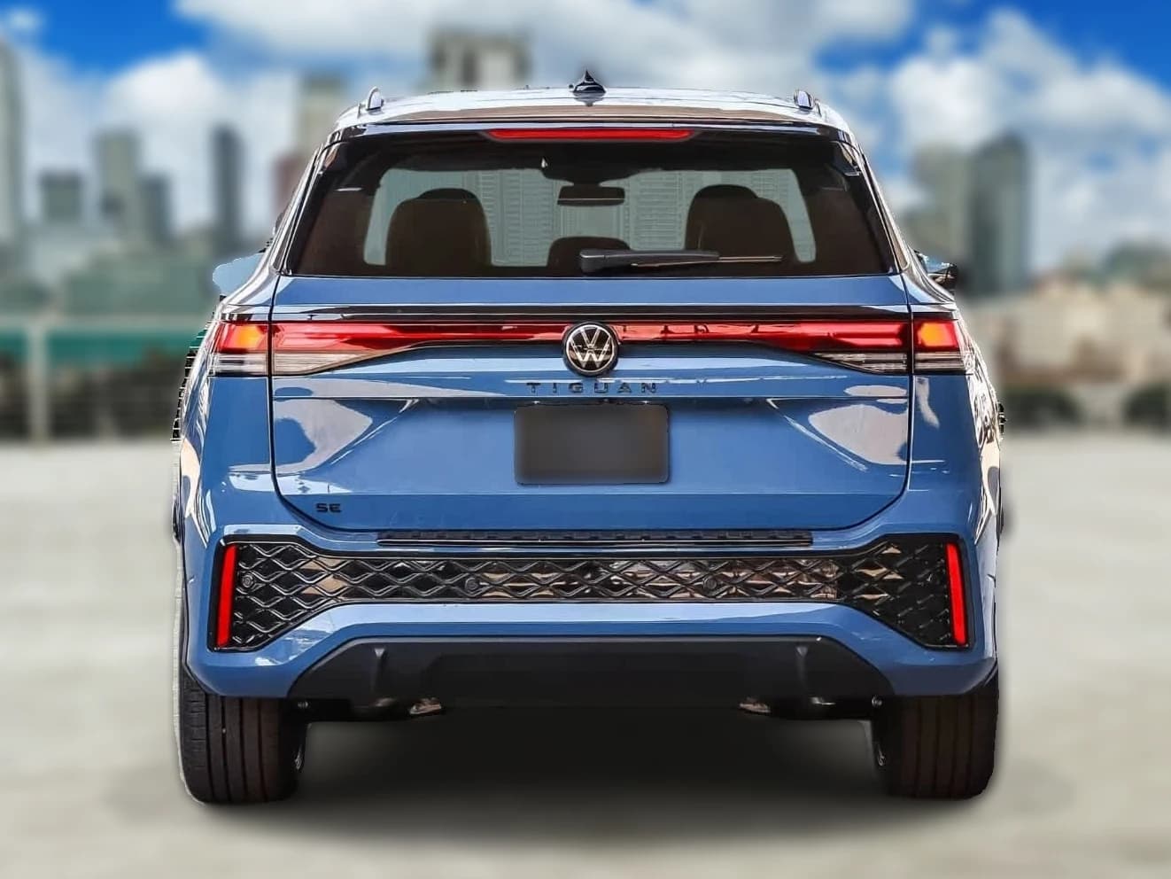 Volkswagen Tiguan SE R-Line Black FWD 2026 — side view