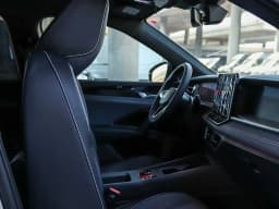 Volkswagen Tiguan SE R-Line Black FWD 2026 — side view