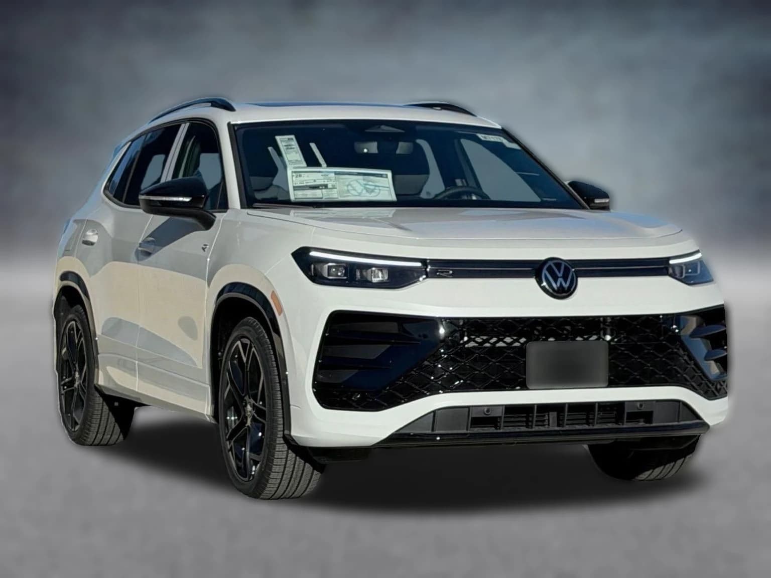 Volkswagen Tiguan SE R-Line Black FWD 2026 — side view