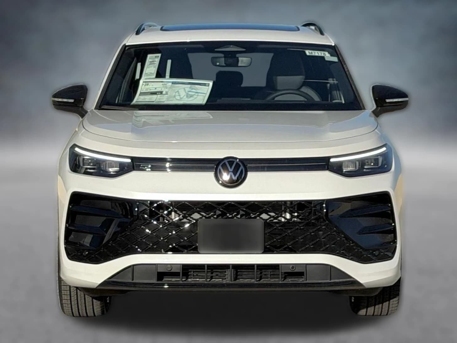 Volkswagen Tiguan SE R-Line Black FWD 2026 — side view