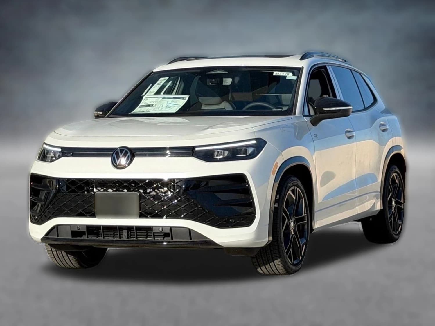 Volkswagen Tiguan SE R-Line Black FWD 2026 — side view