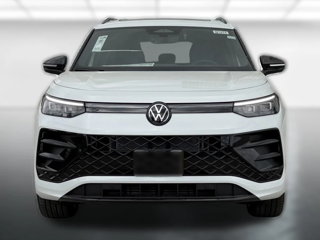 Volkswagen Tiguan SE R-Line Black FWD 2026 — side view