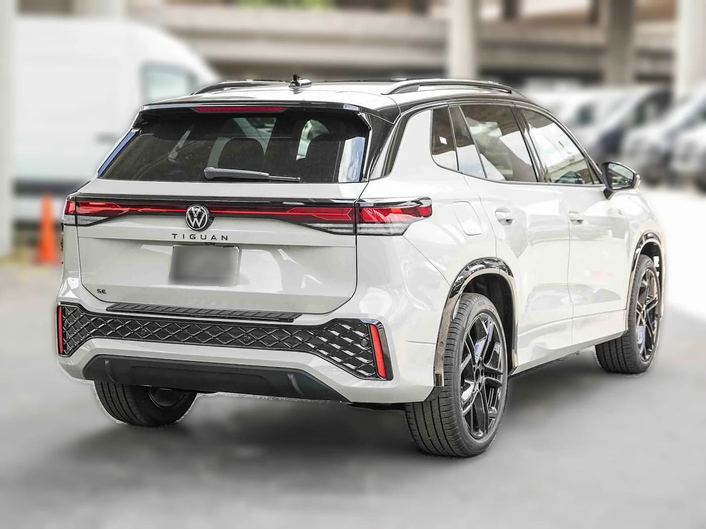 Volkswagen Tiguan SE R-Line Black FWD 2026 — side view
